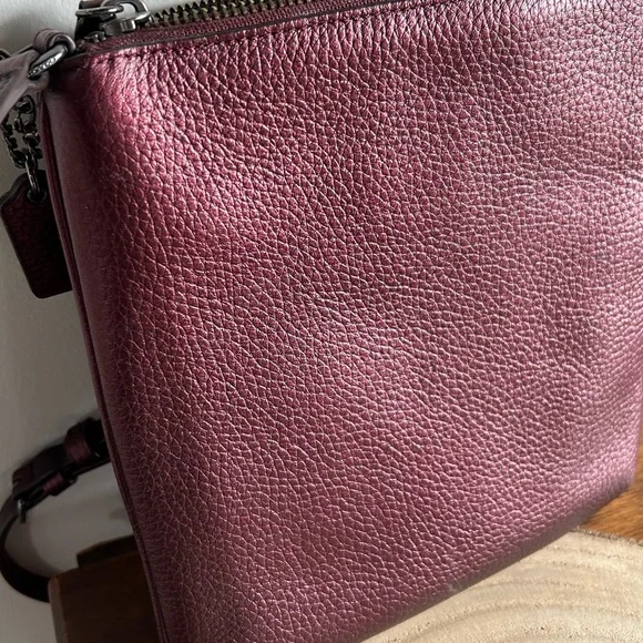 Coach Swagger Swingback Metallica Pebble Leather Cross Body - Picture 4 of 8